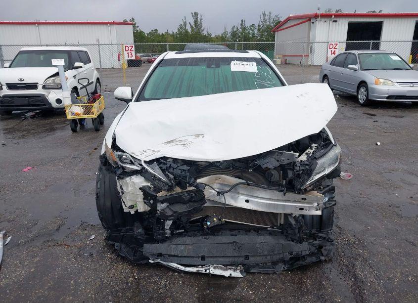Photo 12 of 2018 Toyota Camry SE (VIN 4T1B11HK8JU617623)