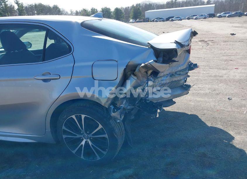 Photo 17 of 2018 Toyota Camry SE (VIN 4T1B11HK8JU625480)