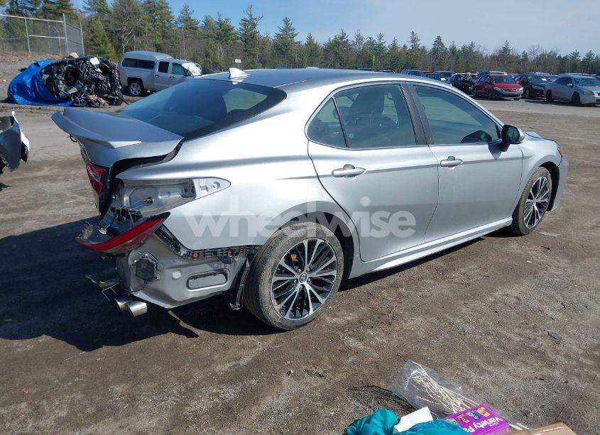 Photo 4 of 2018 Toyota Camry SE (VIN 4T1B11HK8JU625480)