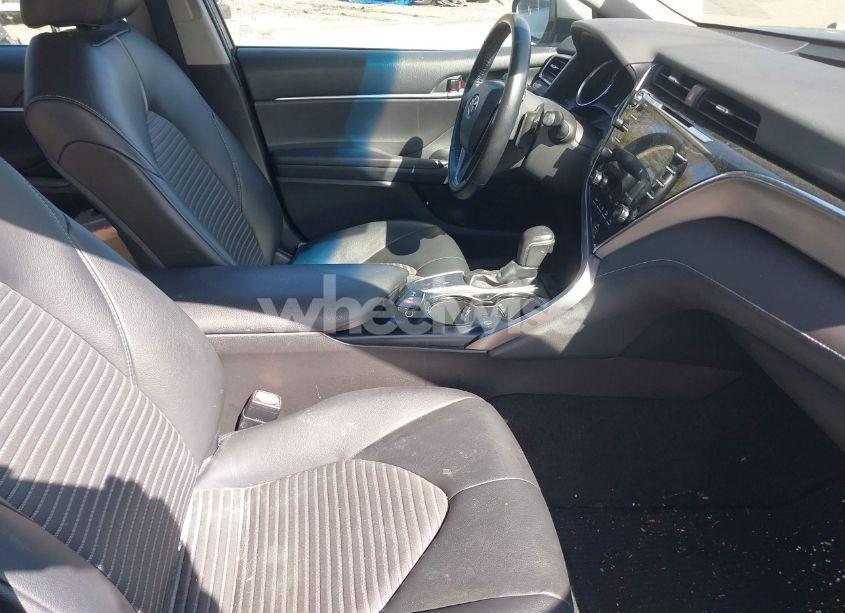 Photo 5 of 2018 Toyota Camry SE (VIN 4T1B11HK8JU625480)