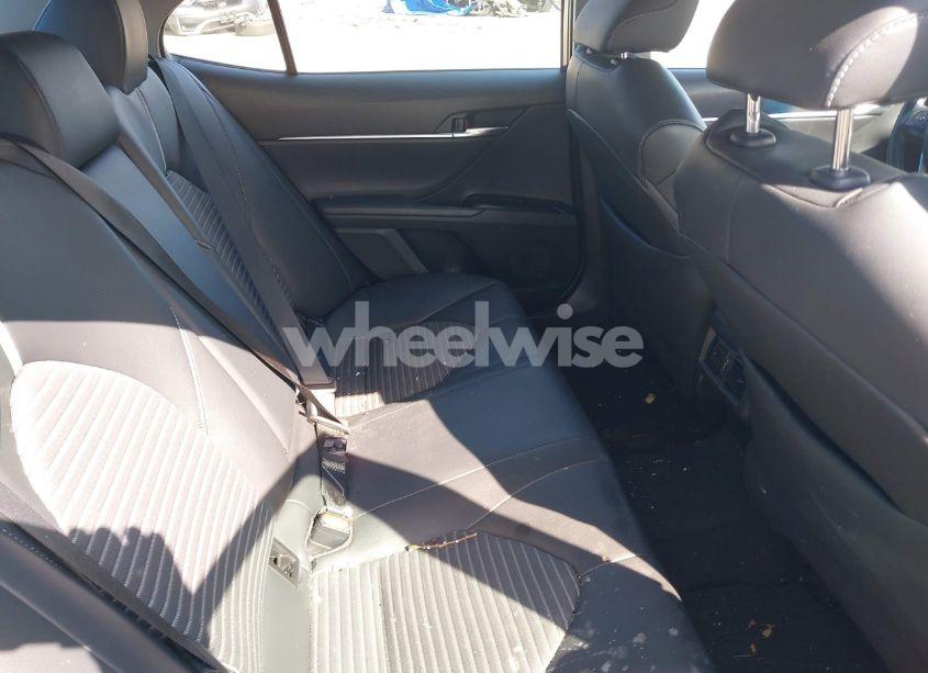 Photo 8 of 2018 Toyota Camry SE (VIN 4T1B11HK8JU625480)