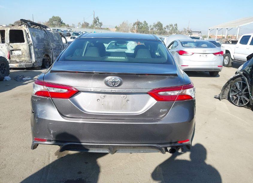 Photo 16 of 2018 Toyota Camry SE (VIN 4T1B11HK8JU645146)
