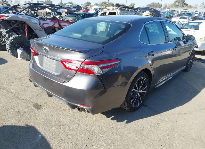 Photo 4 of 2018 Toyota Camry SE (VIN 4T1B11HK8JU645146)