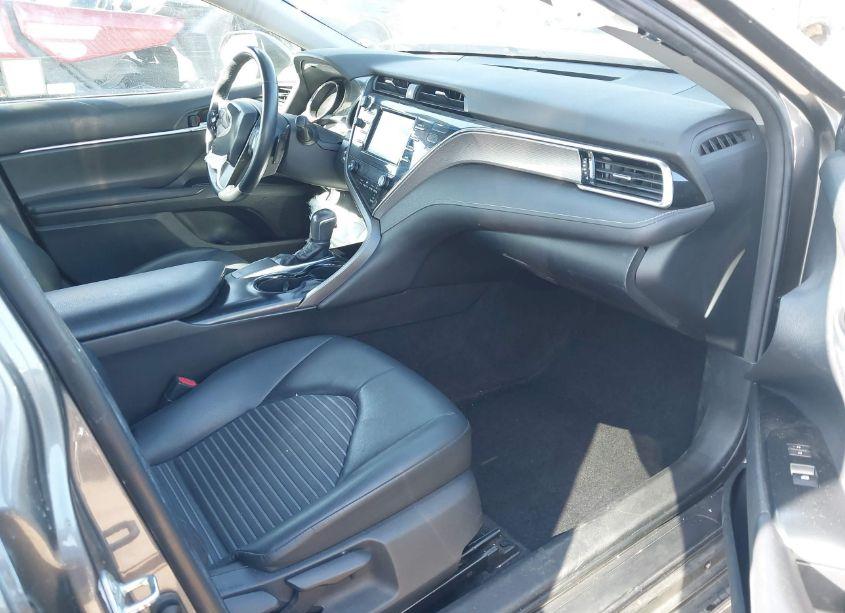 Photo 5 of 2018 Toyota Camry SE (VIN 4T1B11HK8JU645146)