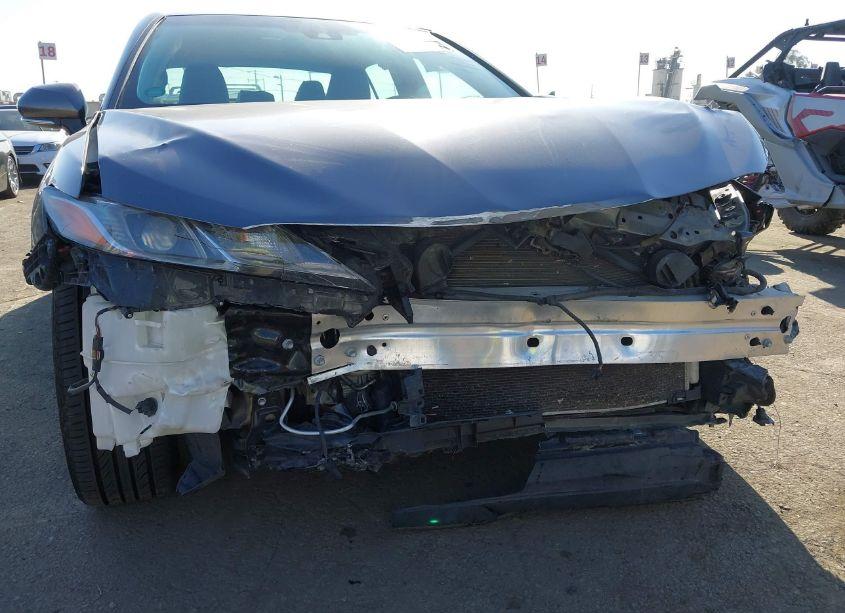 Photo 6 of 2018 Toyota Camry SE (VIN 4T1B11HK8JU645146)