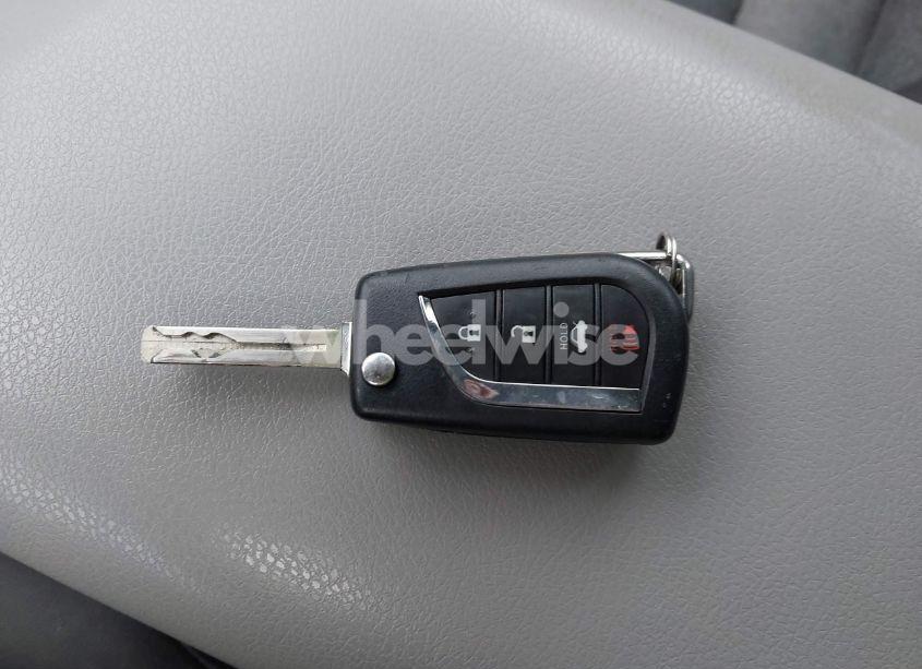 Photo 11 of 2019 Toyota Camry LE (VIN 4T1B11HK8KU166971)