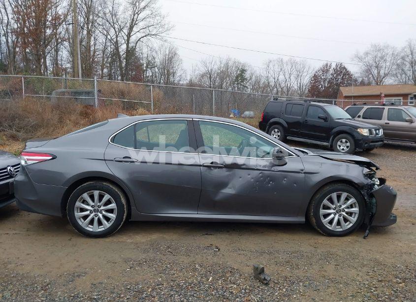 Photo 14 of 2019 Toyota Camry LE (VIN 4T1B11HK8KU166971)