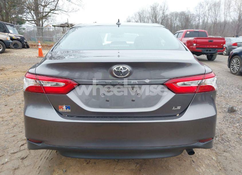 Photo 17 of 2019 Toyota Camry LE (VIN 4T1B11HK8KU166971)