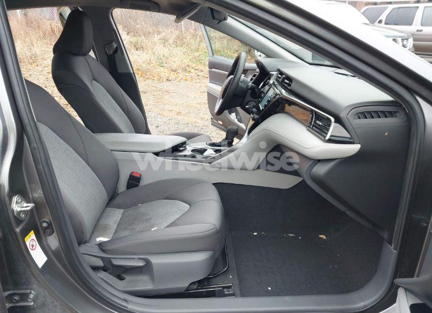 Photo 5 of 2019 Toyota Camry LE (VIN 4T1B11HK8KU166971)