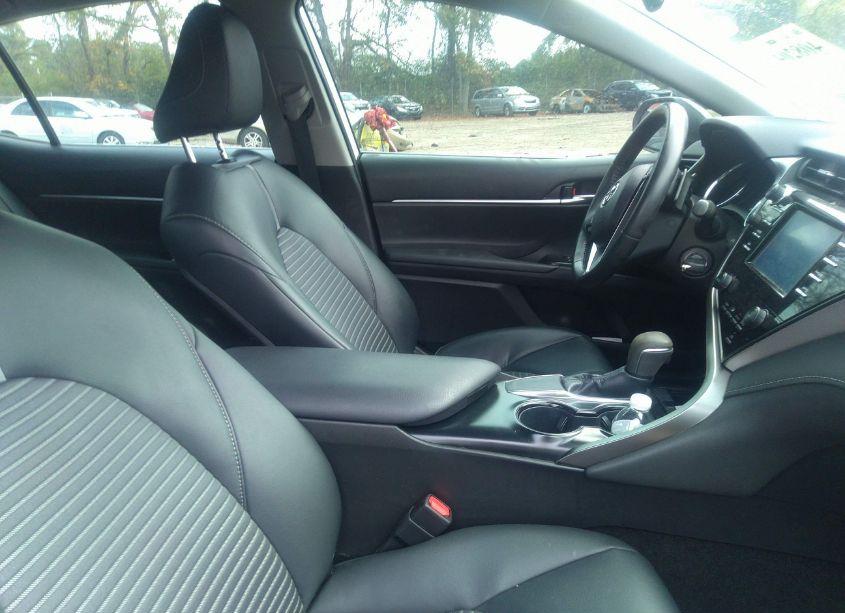 Photo 5 of 2019 Toyota Camry SE (VIN 4T1B11HK8KU167084)