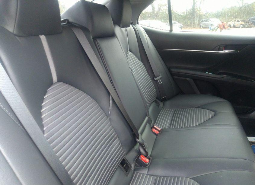 Photo 8 of 2019 Toyota Camry SE (VIN 4T1B11HK8KU167084)