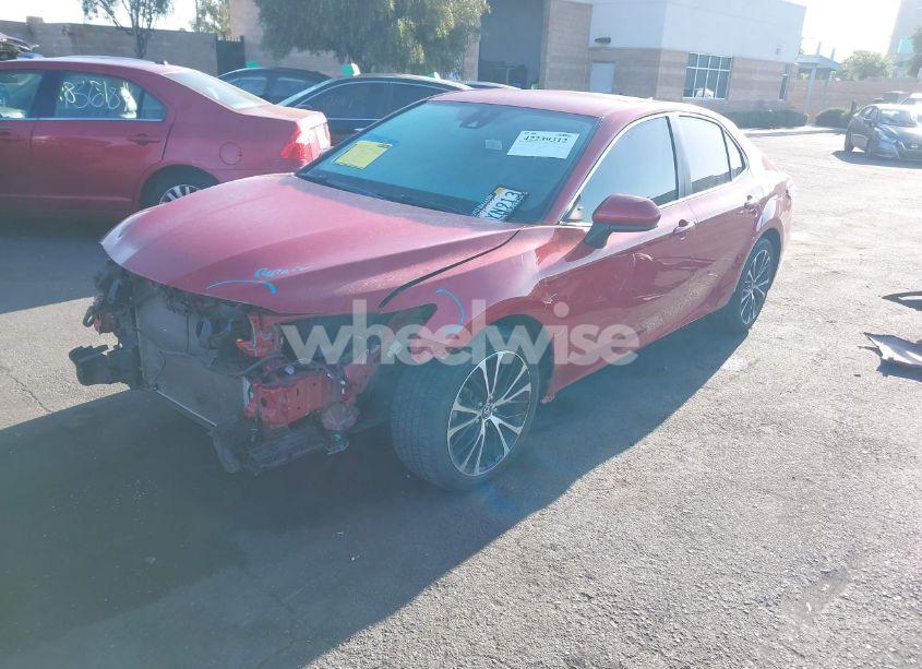Photo 2 of 2019 Toyota Camry SE (VIN 4T1B11HK8KU174469)