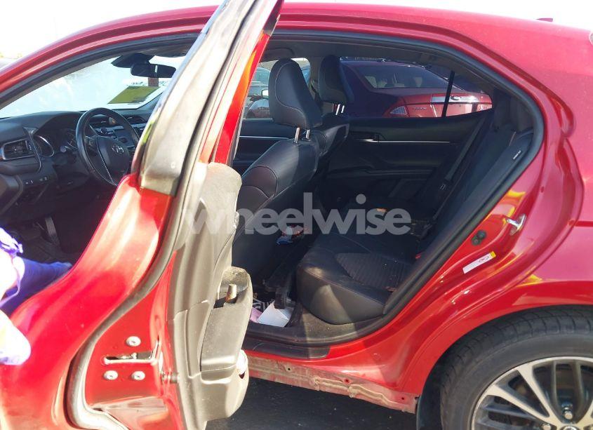 Photo 8 of 2019 Toyota Camry SE (VIN 4T1B11HK8KU174469)