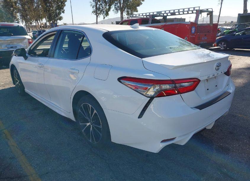 Photo 3 of 2019 Toyota Camry SE (VIN 4T1B11HK8KU178196)