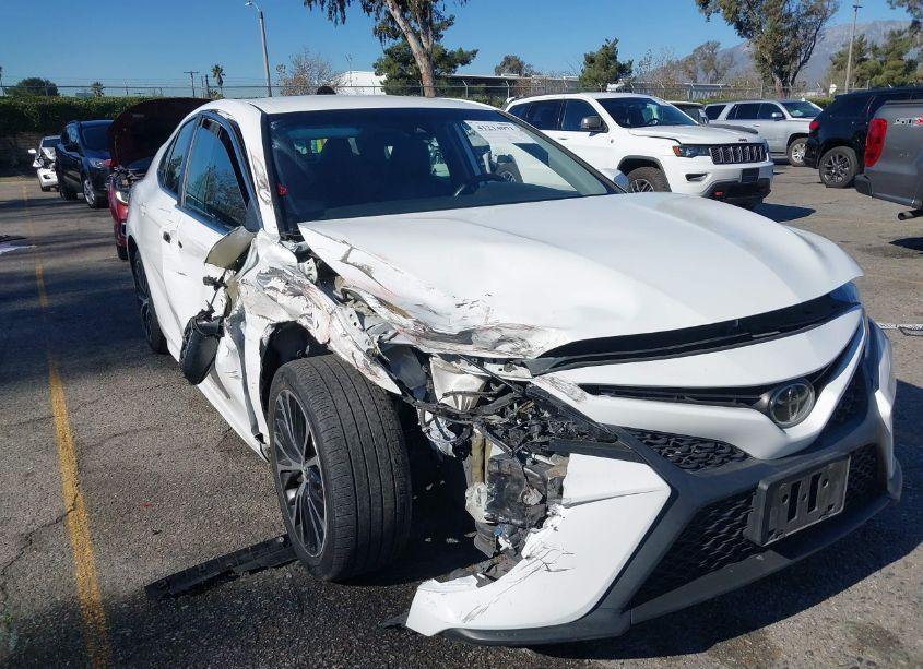 Photo 6 of 2019 Toyota Camry SE (VIN 4T1B11HK8KU178196)