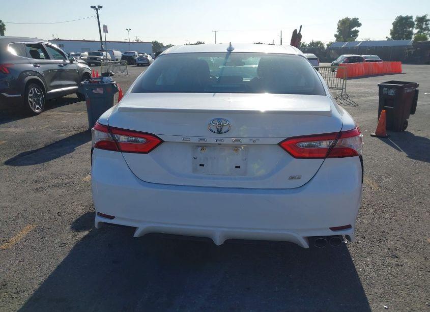Photo 16 of 2019 Toyota Camry SE (VIN 4T1B11HK8KU180109)