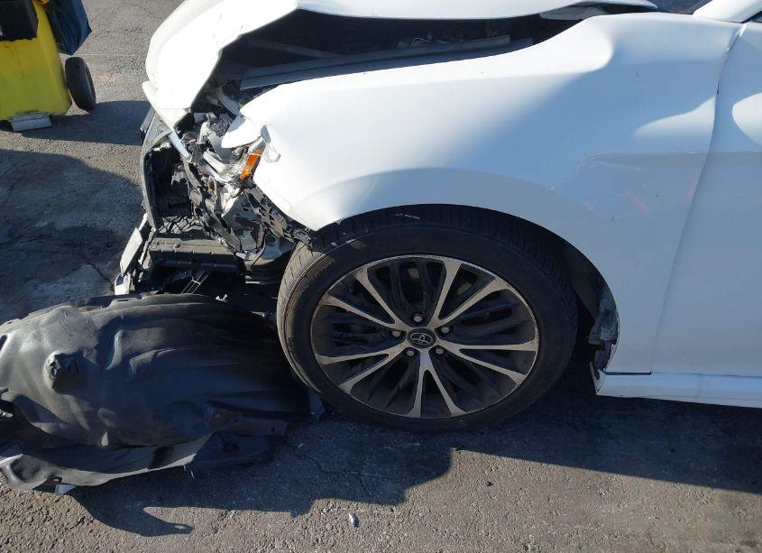 Photo 17 of 2019 Toyota Camry SE (VIN 4T1B11HK8KU180109)