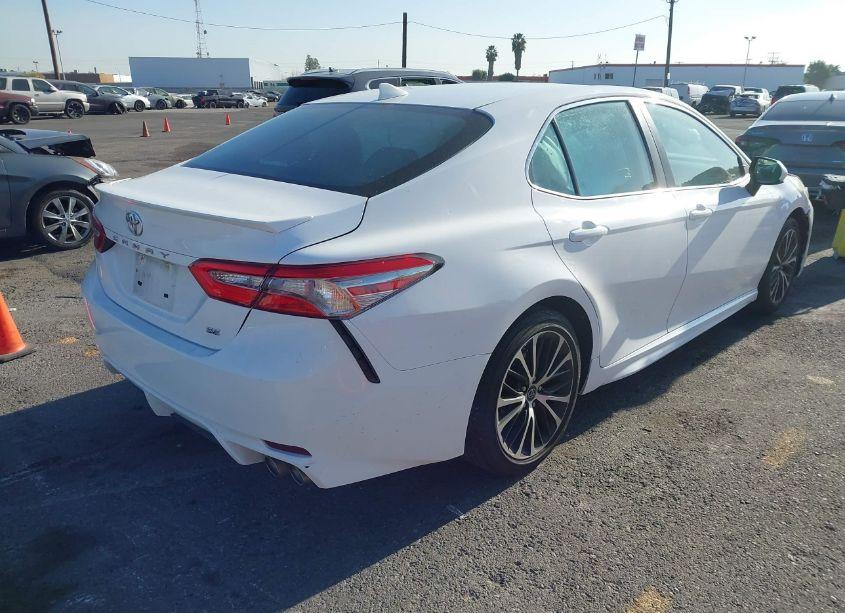 Photo 4 of 2019 Toyota Camry SE (VIN 4T1B11HK8KU180109)