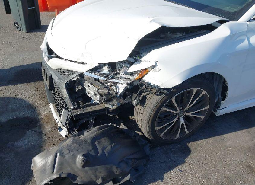 Photo 6 of 2019 Toyota Camry SE (VIN 4T1B11HK8KU180109)