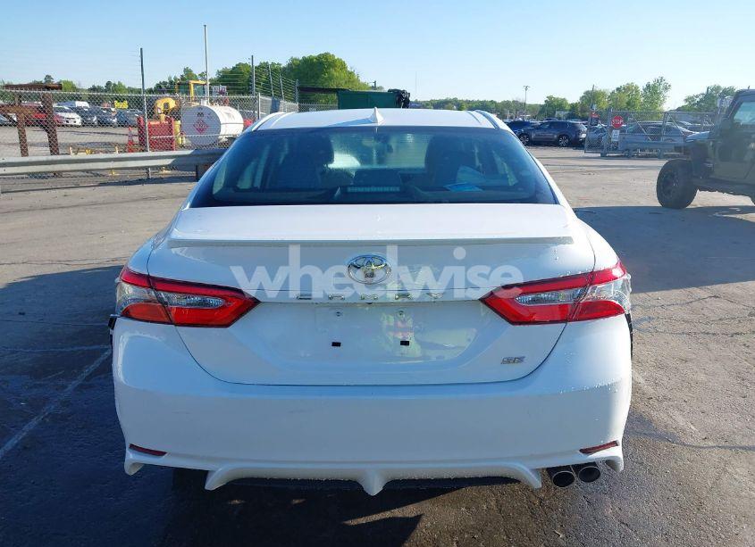 Photo 16 of 2019 Toyota Camry SE (VIN 4T1B11HK8KU181311)