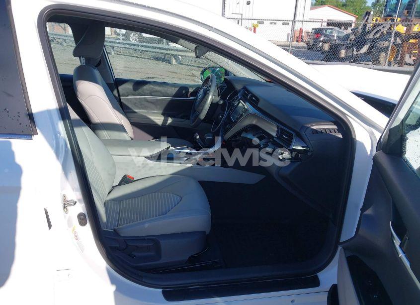 Photo 5 of 2019 Toyota Camry SE (VIN 4T1B11HK8KU181311)