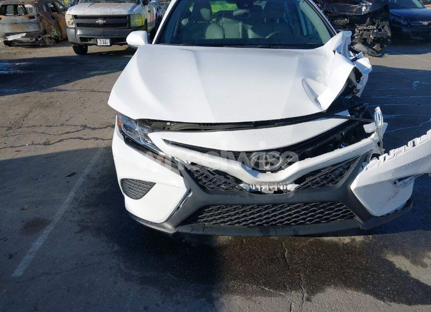 Photo 6 of 2019 Toyota Camry SE (VIN 4T1B11HK8KU181311)