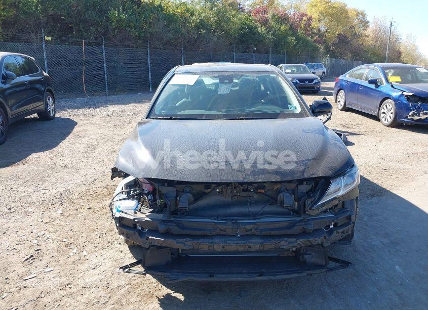 Photo 12 of 2019 Toyota Camry LE (VIN 4T1B11HK8KU191370)