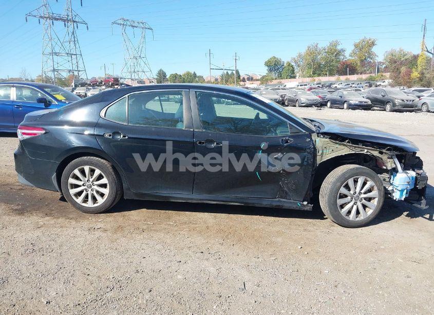 Photo 13 of 2019 Toyota Camry LE (VIN 4T1B11HK8KU191370)