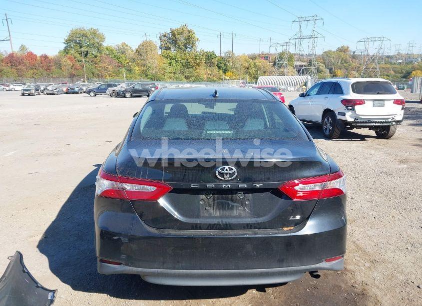 Photo 16 of 2019 Toyota Camry LE (VIN 4T1B11HK8KU191370)