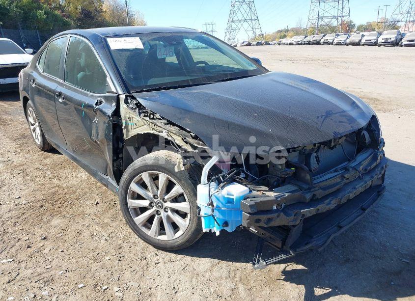 Photo 6 of 2019 Toyota Camry LE (VIN 4T1B11HK8KU191370)