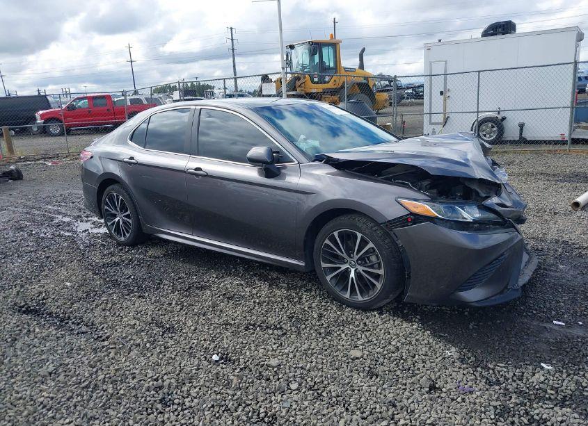 2019 Toyota Camry SE (VIN 4T1B11HK8KU206028) main photo