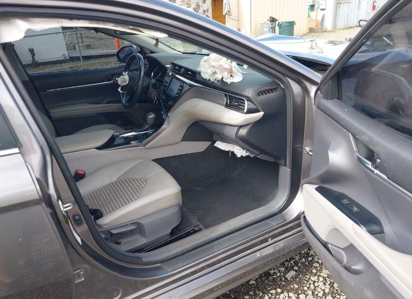 Photo 5 of 2019 Toyota Camry SE (VIN 4T1B11HK8KU206028)