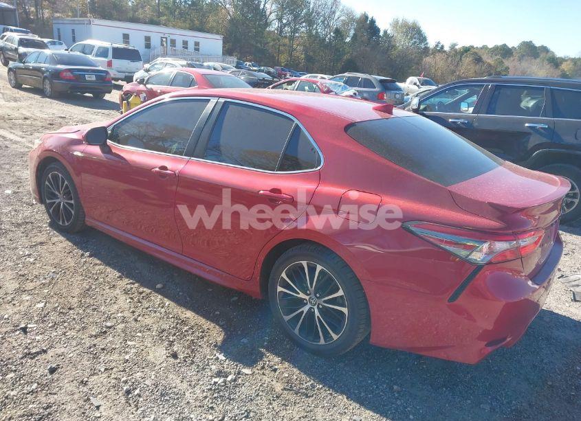 Photo 3 of 2019 Toyota Camry SE (VIN 4T1B11HK8KU214419)