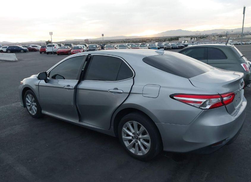 Photo 14 of 2019 Toyota Camry LE (VIN 4T1B11HK8KU219653)