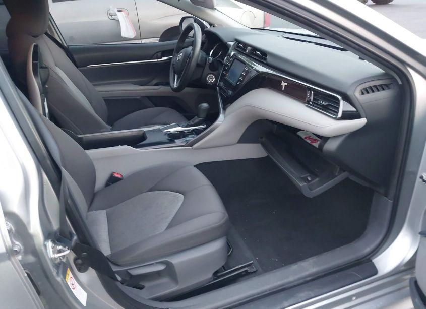 Photo 5 of 2019 Toyota Camry LE (VIN 4T1B11HK8KU219653)
