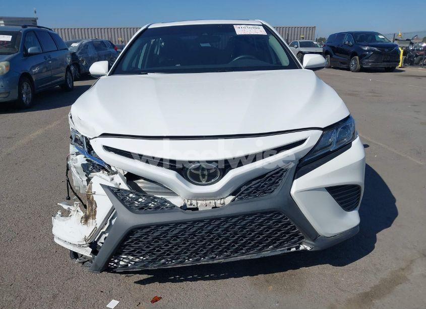 Photo 13 of 2019 Toyota Camry SE (VIN 4T1B11HK8KU220964)