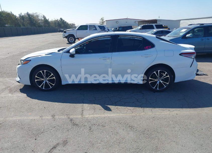 Photo 15 of 2019 Toyota Camry SE (VIN 4T1B11HK8KU220964)
