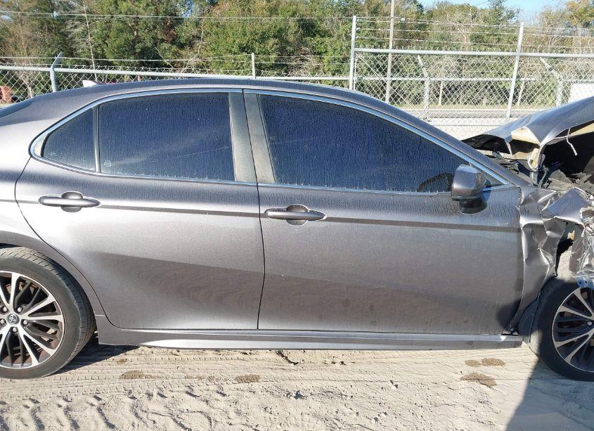 Photo 13 of 2019 Toyota Camry SE (VIN 4T1B11HK8KU223718)
