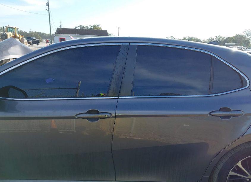 Photo 14 of 2019 Toyota Camry SE (VIN 4T1B11HK8KU223718)