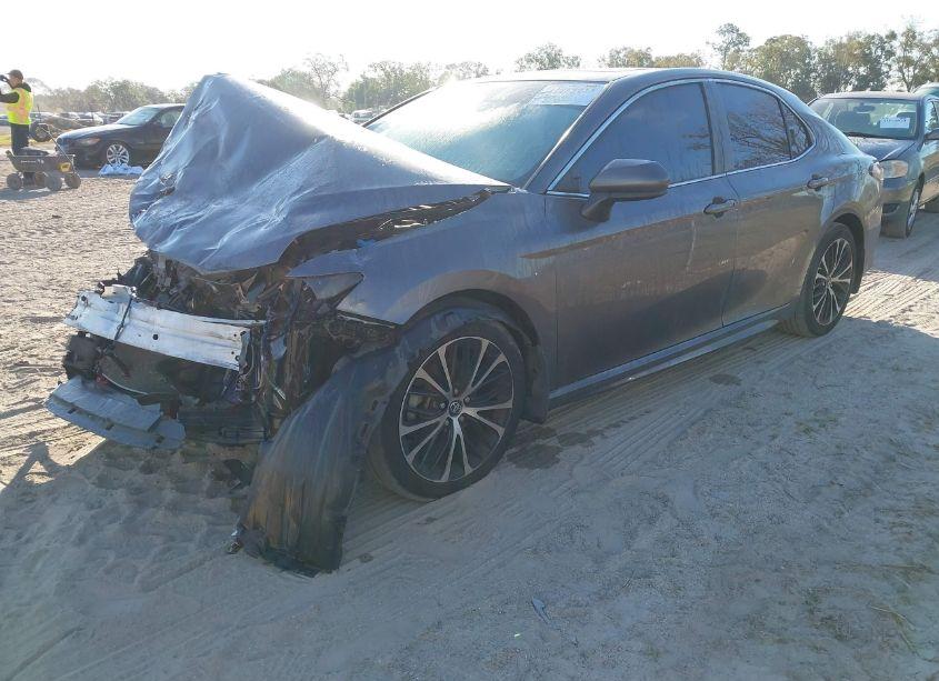 Photo 2 of 2019 Toyota Camry SE (VIN 4T1B11HK8KU223718)