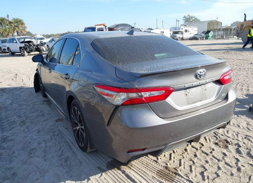 Photo 3 of 2019 Toyota Camry SE (VIN 4T1B11HK8KU223718)