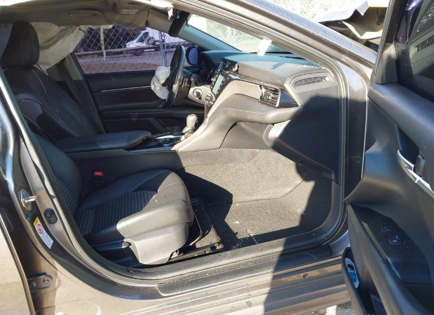 Photo 5 of 2019 Toyota Camry SE (VIN 4T1B11HK8KU223718)