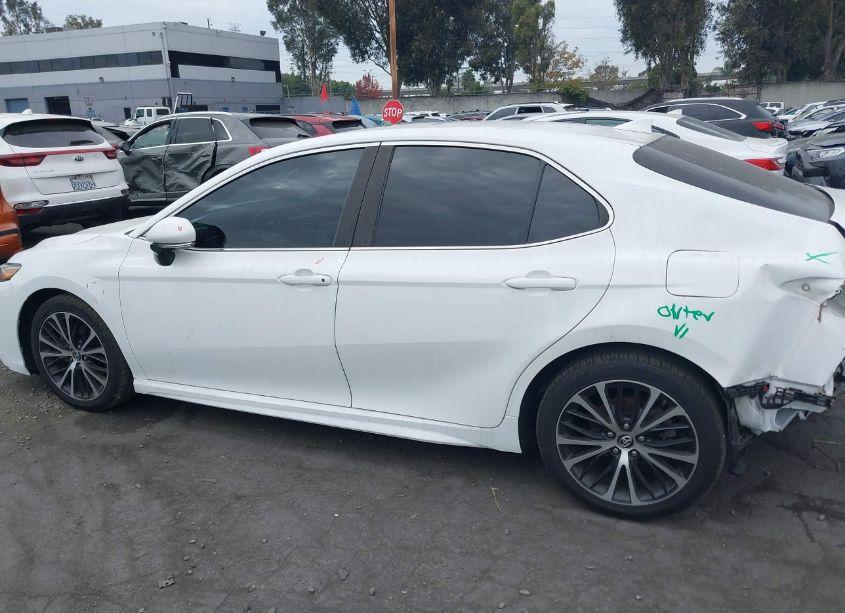 Photo 14 of 2019 Toyota Camry SE (VIN 4T1B11HK8KU223900)