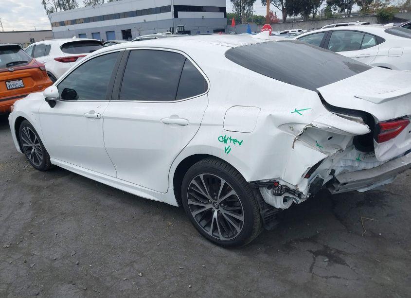 Photo 3 of 2019 Toyota Camry SE (VIN 4T1B11HK8KU223900)