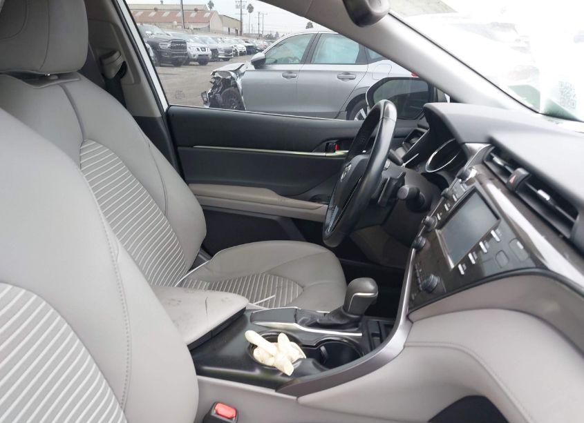 Photo 5 of 2019 Toyota Camry SE (VIN 4T1B11HK8KU223900)