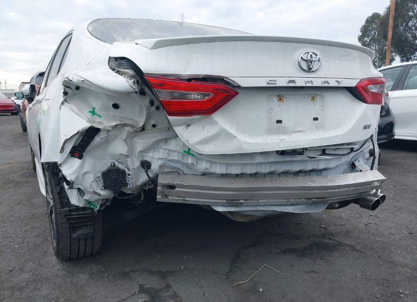 Photo 6 of 2019 Toyota Camry SE (VIN 4T1B11HK8KU223900)