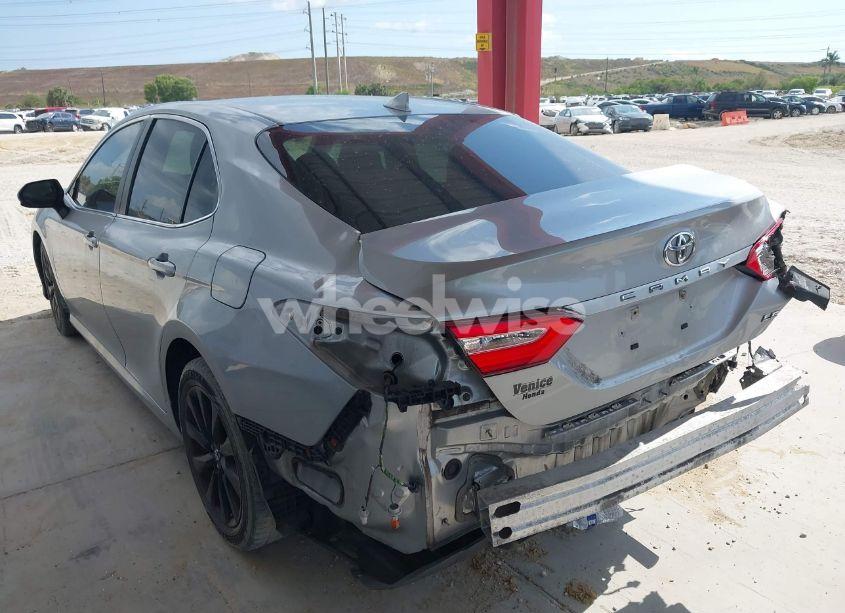 Photo 3 of 2019 Toyota Camry LE (VIN 4T1B11HK8KU228482)