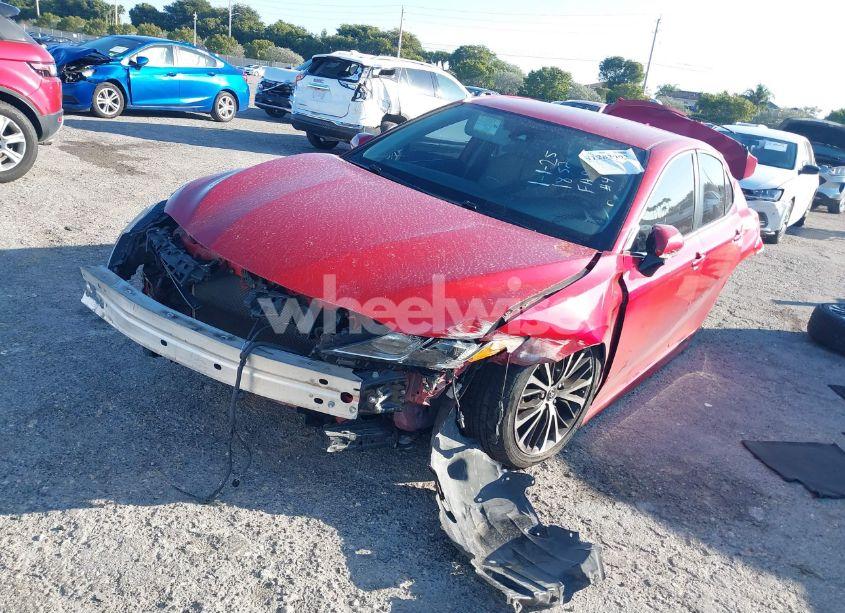 Photo 2 of 2019 Toyota Camry SE (VIN 4T1B11HK8KU231852)