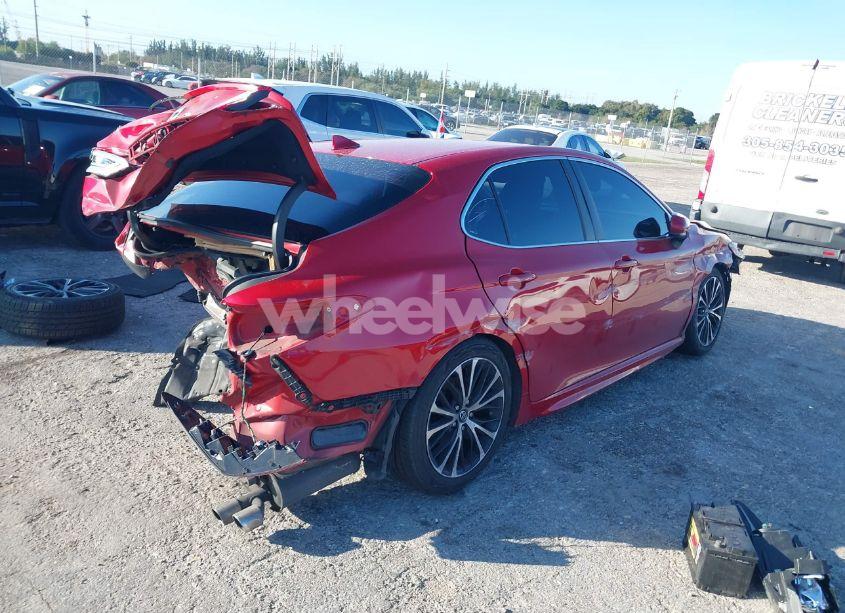 Photo 4 of 2019 Toyota Camry SE (VIN 4T1B11HK8KU231852)
