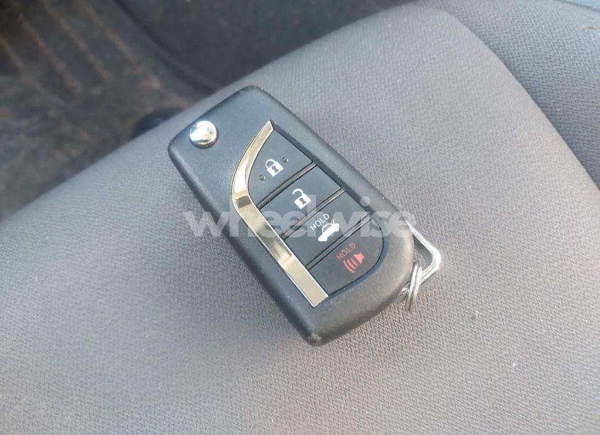 Photo 11 of 2019 Toyota Camry LE (VIN 4T1B11HK8KU242964)